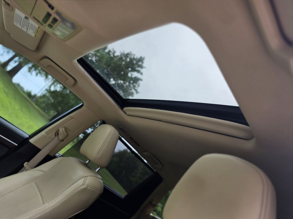 2015 Toyota Highlander Image 18