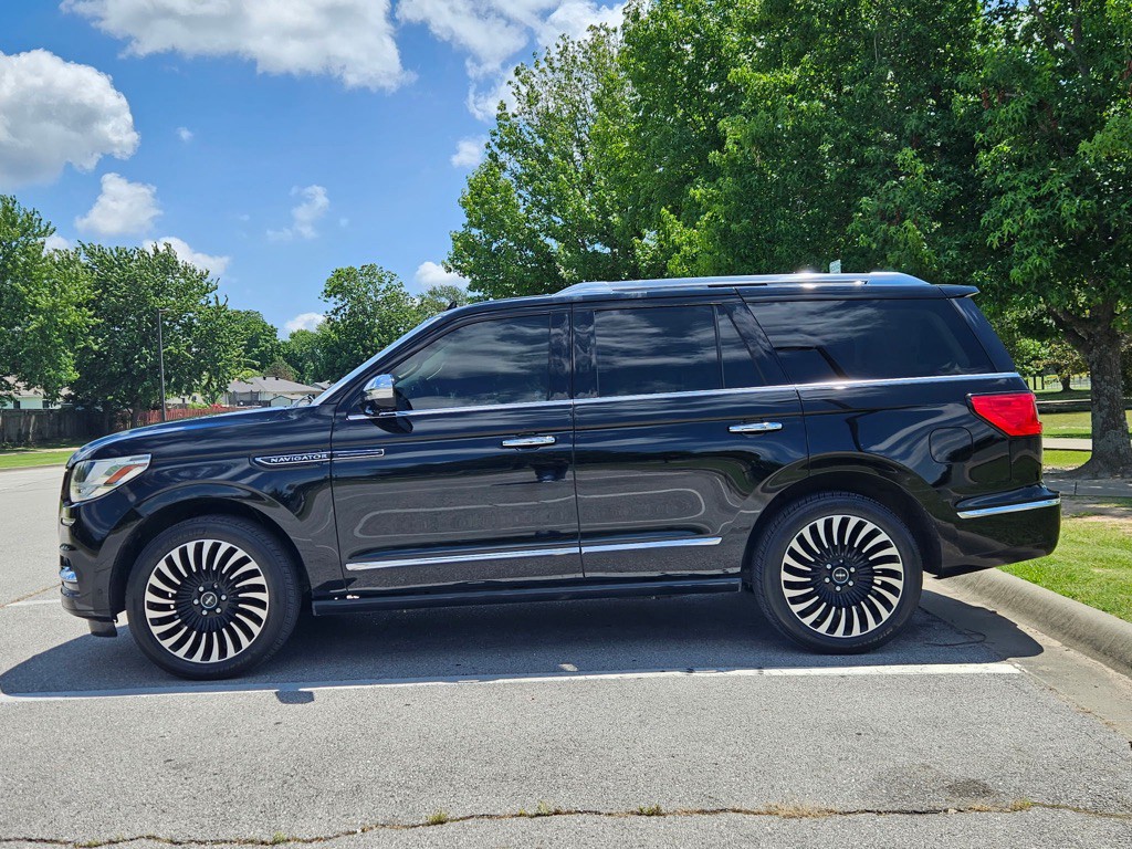 2018 Lincoln Navigator Image 4