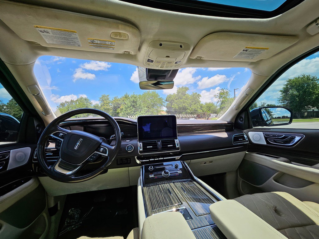 2018 Lincoln Navigator Image 10