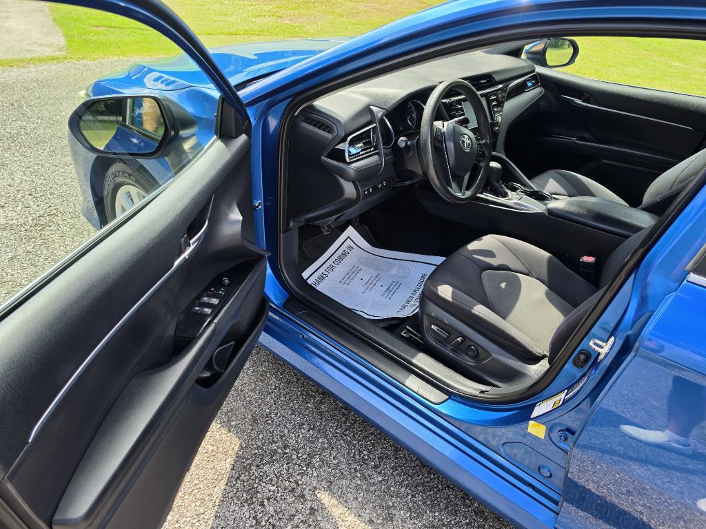 2019 Toyota Camry Image 11
