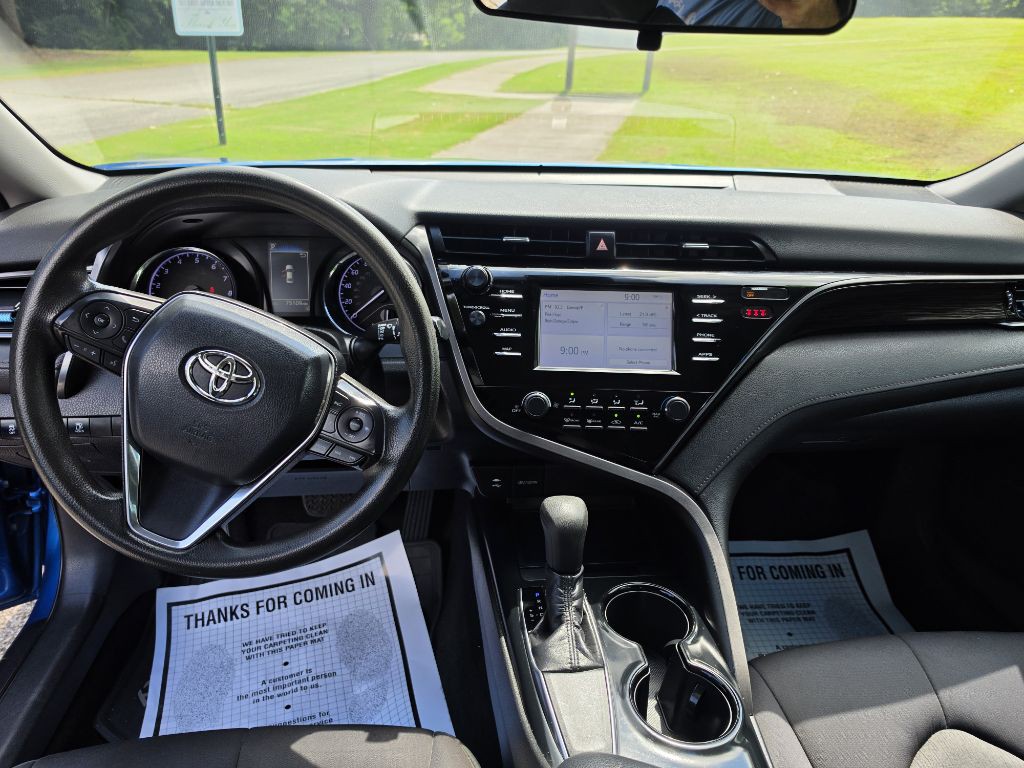 2019 Toyota Camry Image 12