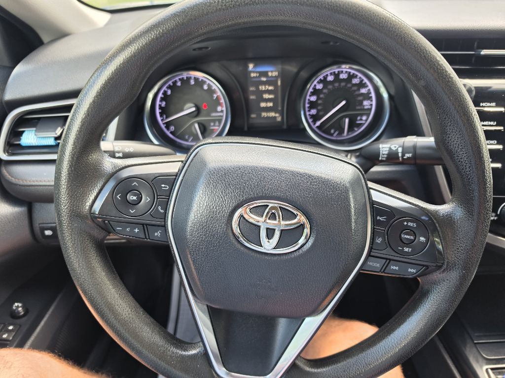 2019 Toyota Camry Image 14