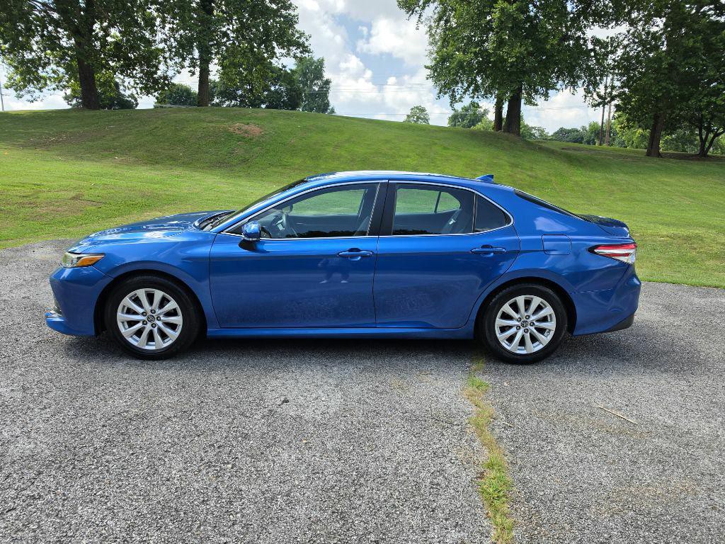 2019 Toyota Camry Image 1