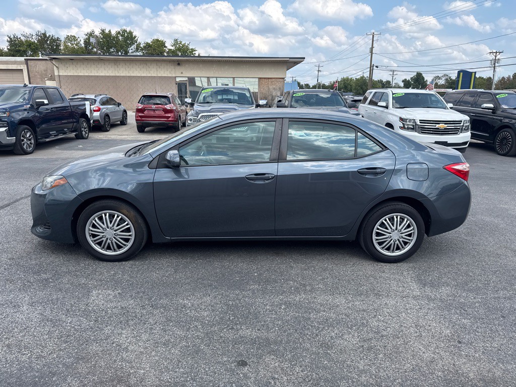 2017 Toyota Corolla Image 8