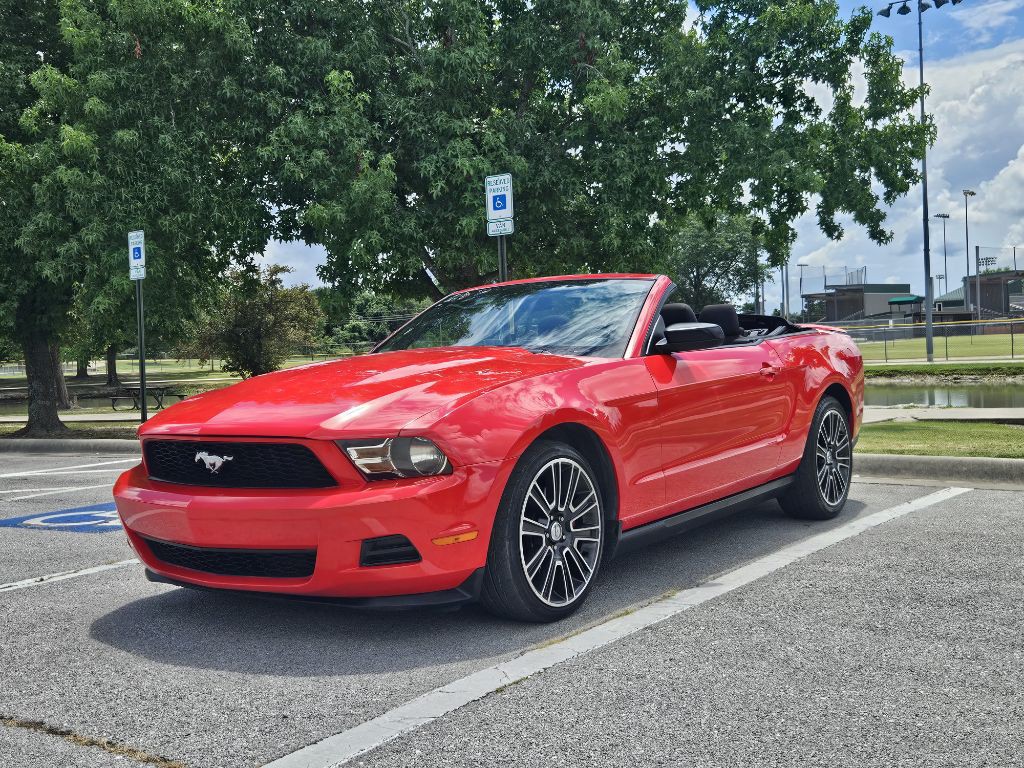 2011 Ford Mustang Image 2