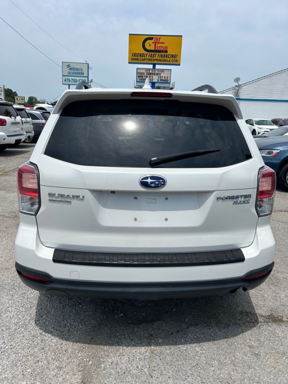 2017 Subaru Forester Image 6