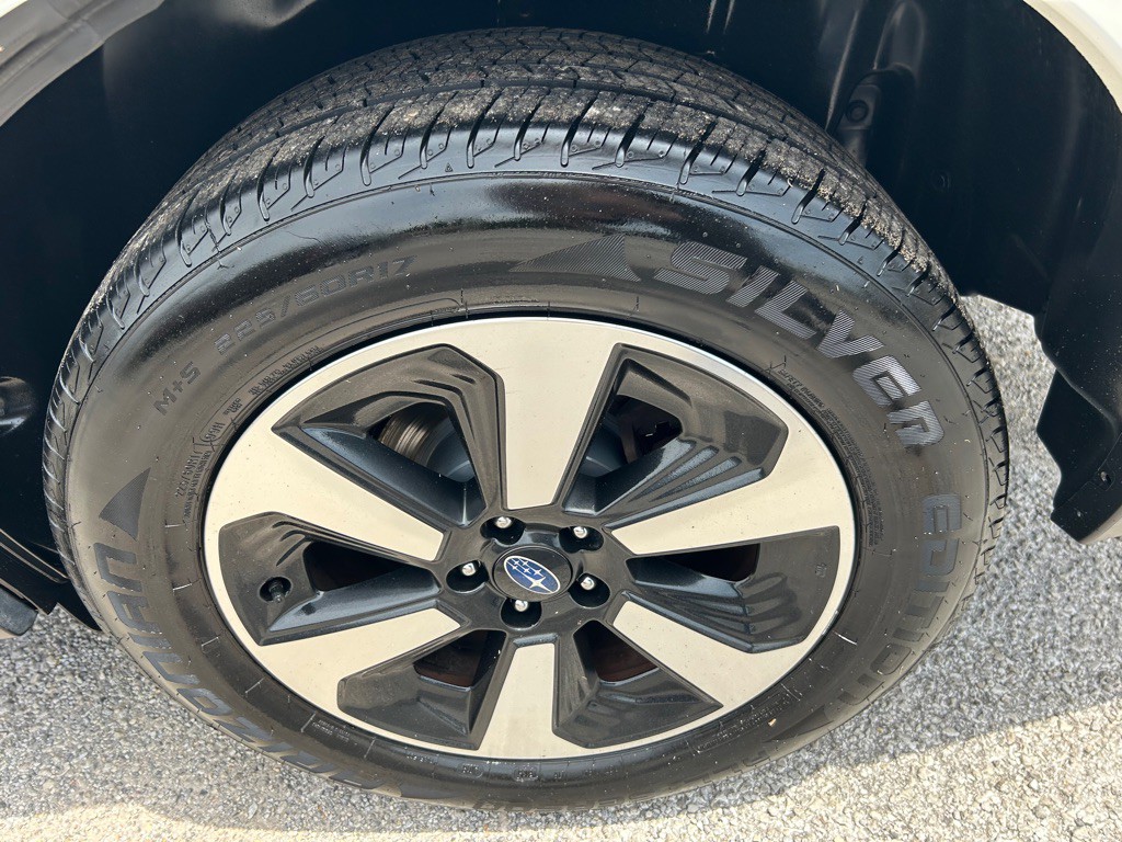 2017 Subaru Forester Image 12