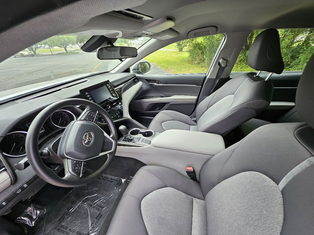 2022 Toyota Camry Image 9