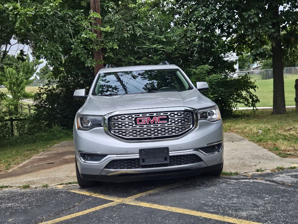 2017 GMC Acadia Image 2