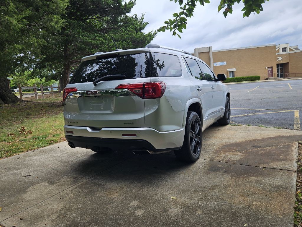 2017 GMC Acadia Image 8