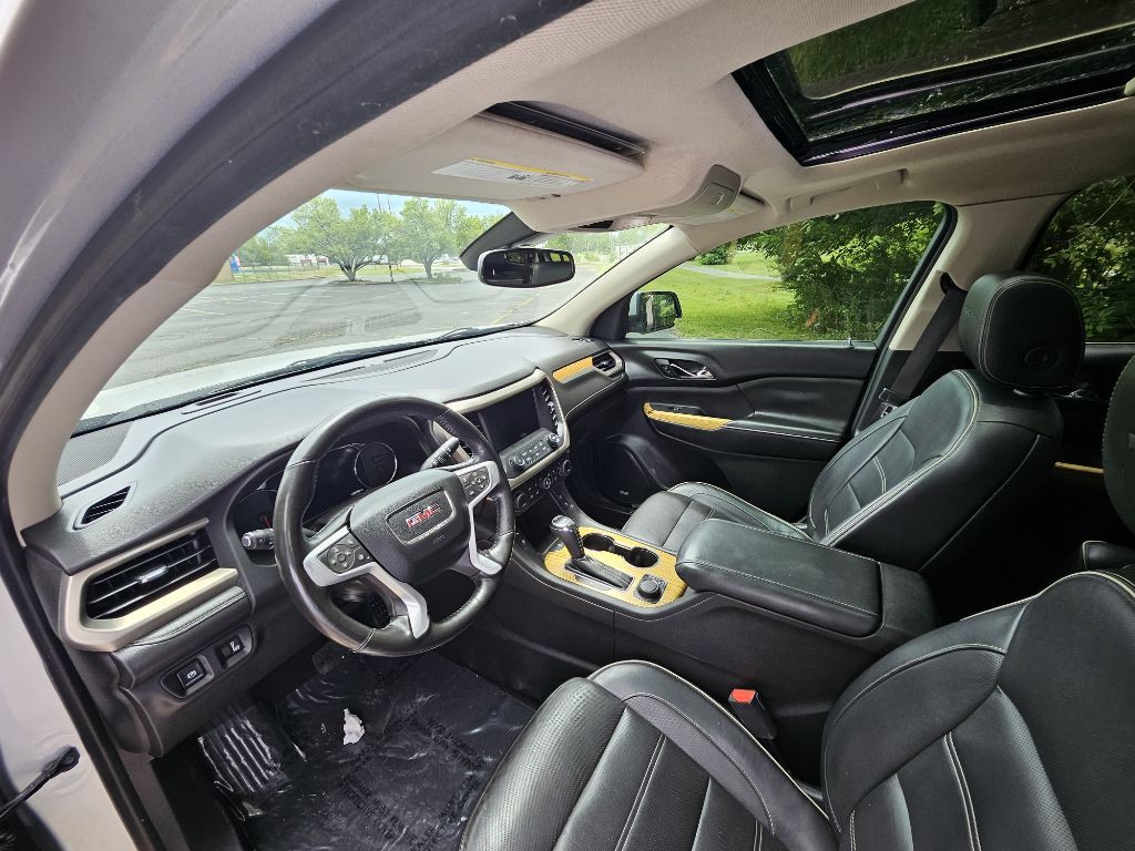 2017 GMC Acadia Image 9