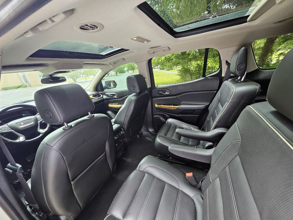 2017 GMC Acadia Image 12