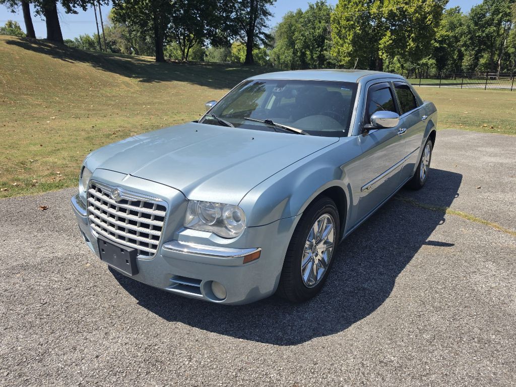2008 Chrysler 300 Image 2