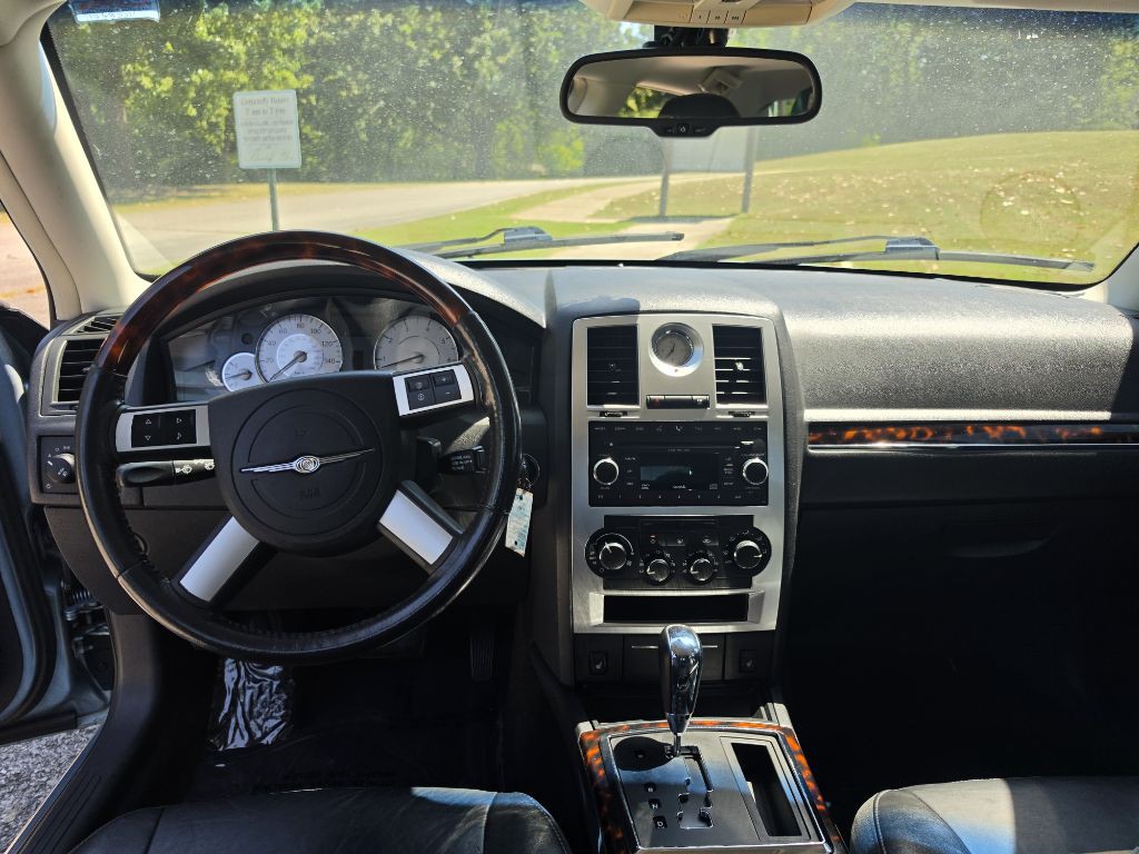 2008 Chrysler 300 Image 12