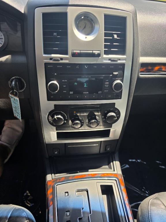 2008 Chrysler 300 Image 15