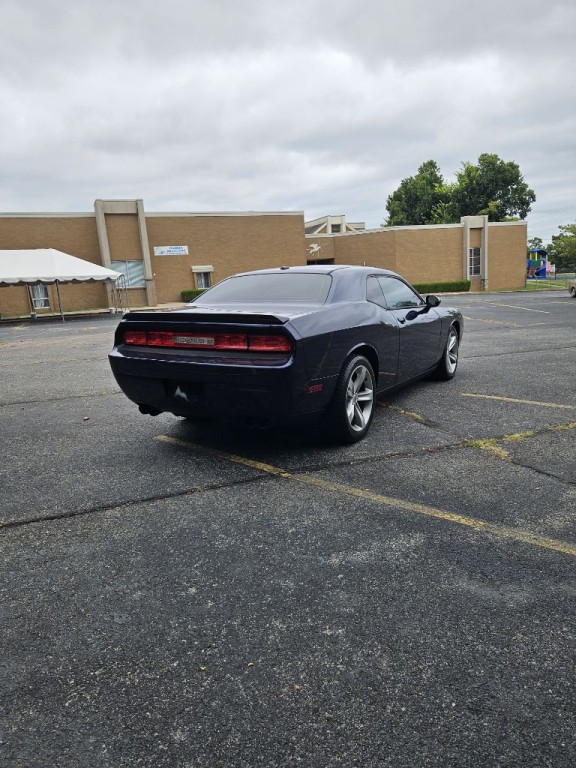 2013 Dodge Challenger Image 2