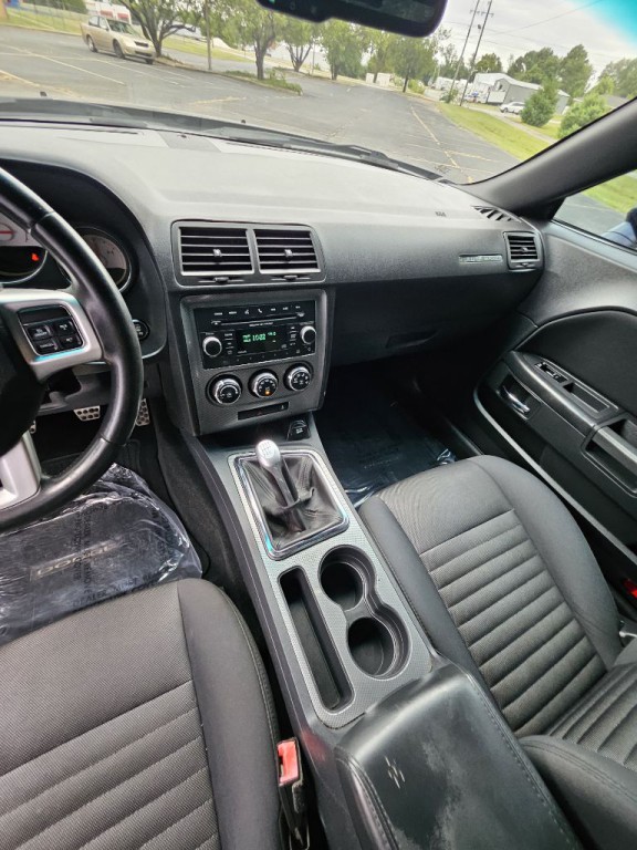 2013 Dodge Challenger Image 8
