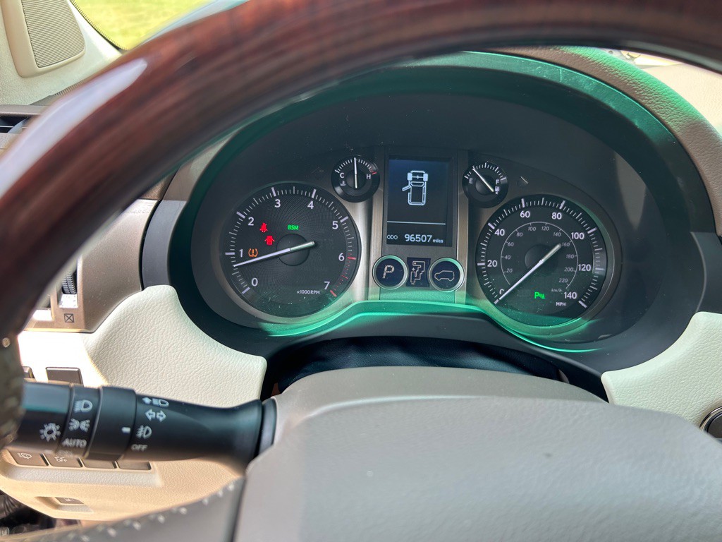 2017 Lexus GX Image 12
