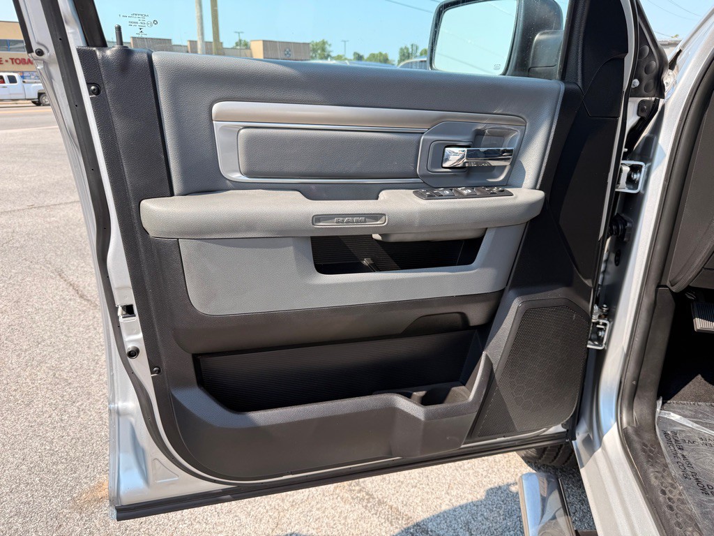 2016 RAM 1500 Image 10