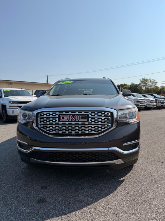 2018 GMC Acadia Image 2