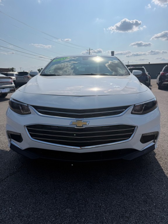 2018 Chevrolet Malibu Image 2