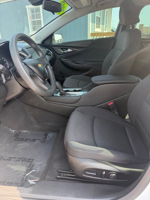 2018 Chevrolet Malibu Image 8