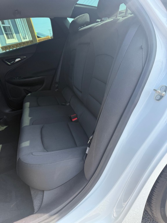 2018 Chevrolet Malibu Image 9