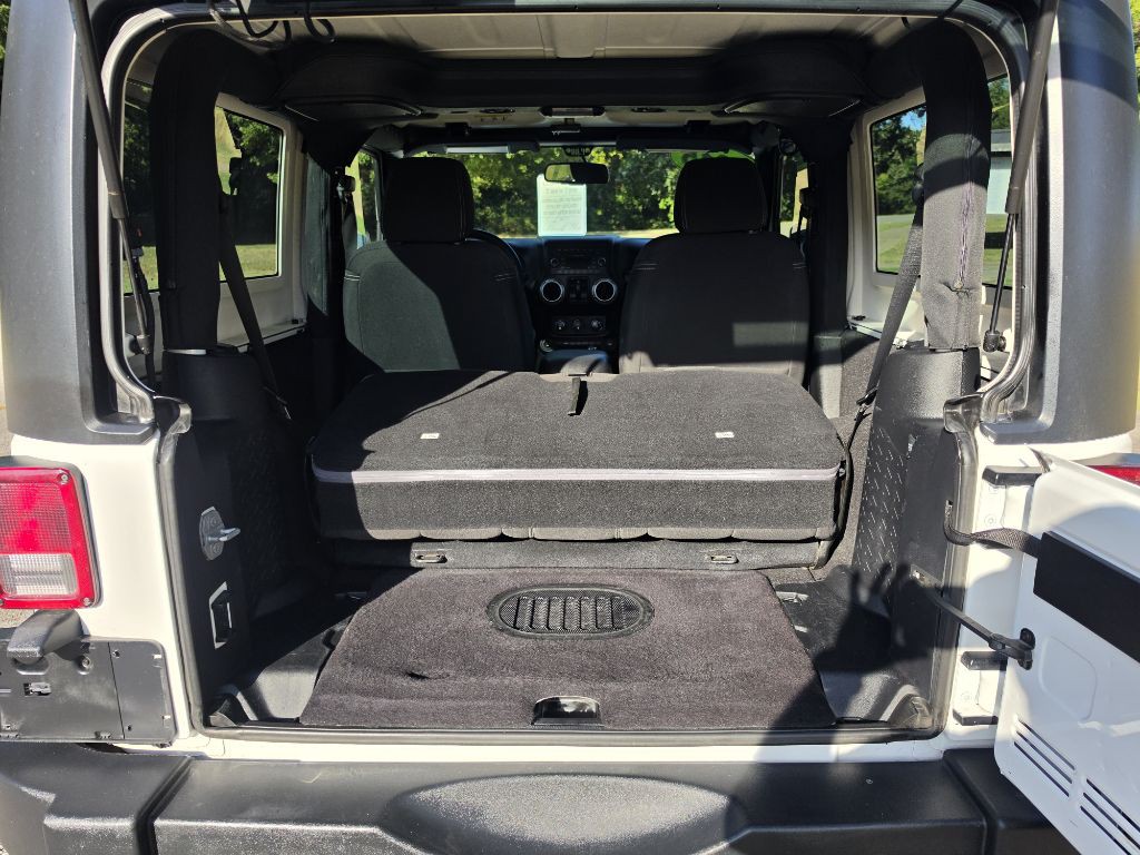 2015 Jeep Wrangler Image 13