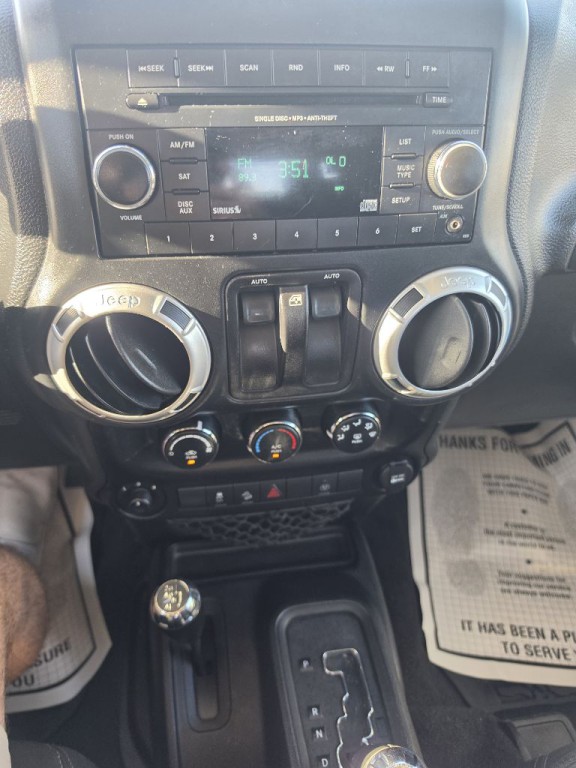 2015 Jeep Wrangler Image 15