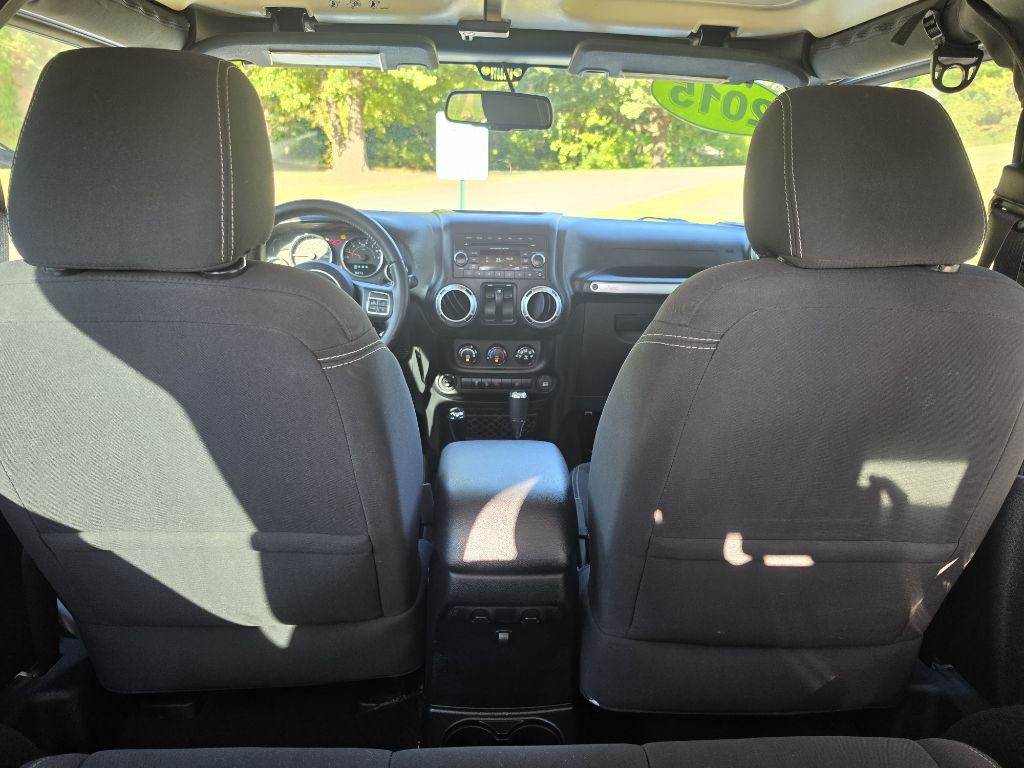 2015 Jeep Wrangler Image 18