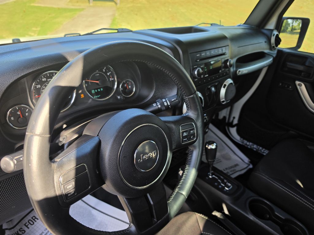 2015 Jeep Wrangler Image 24