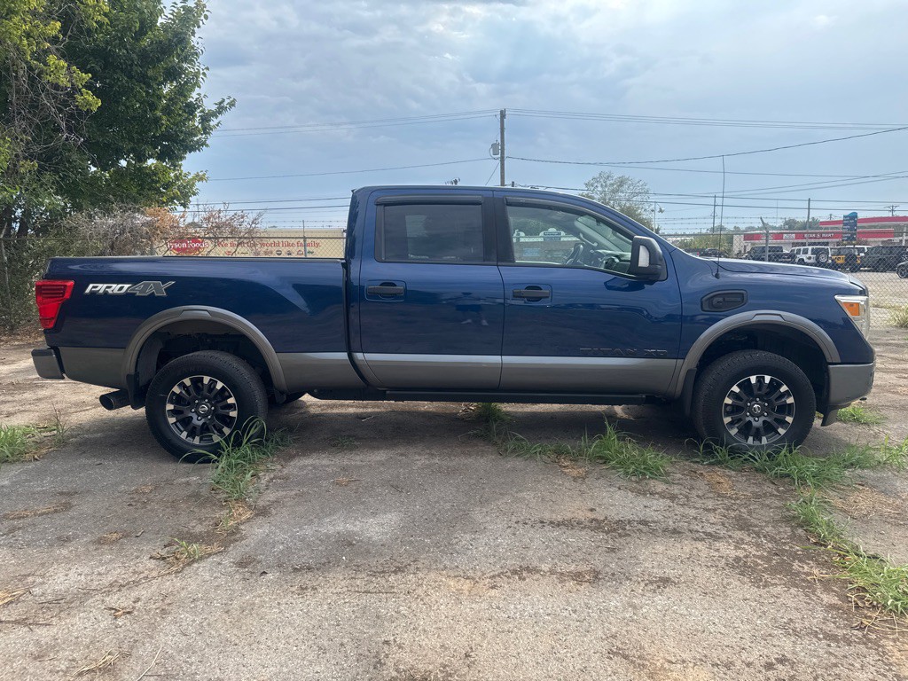2016 Nissan Titan Image 4