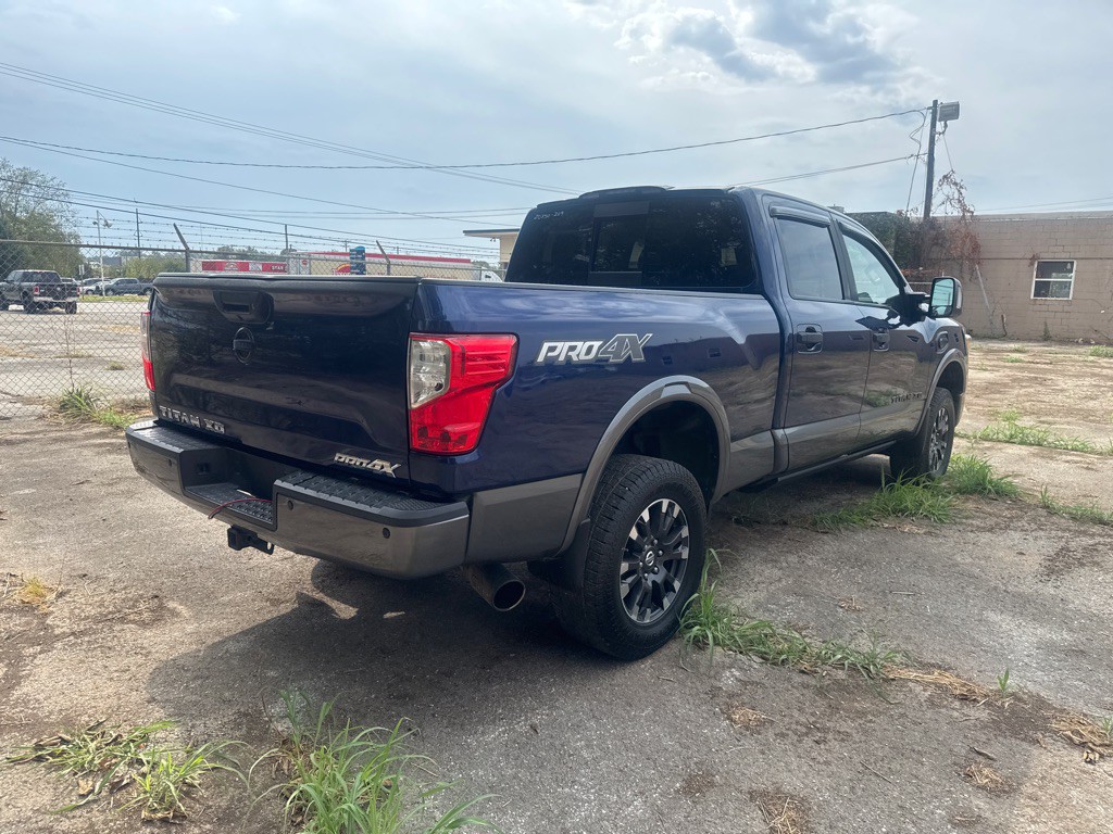 2016 Nissan Titan Image 5