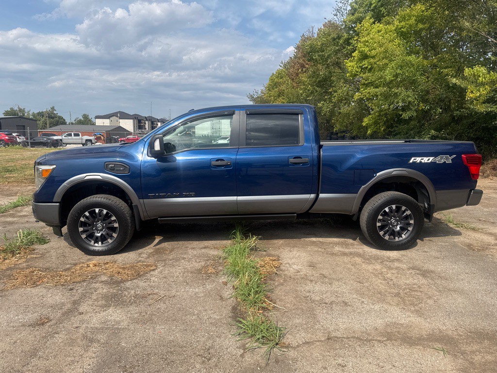 2016 Nissan Titan Image 7