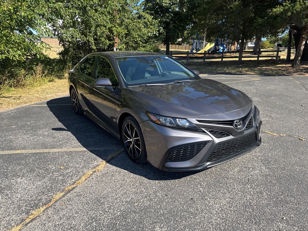 2023 Toyota Camry Image 3