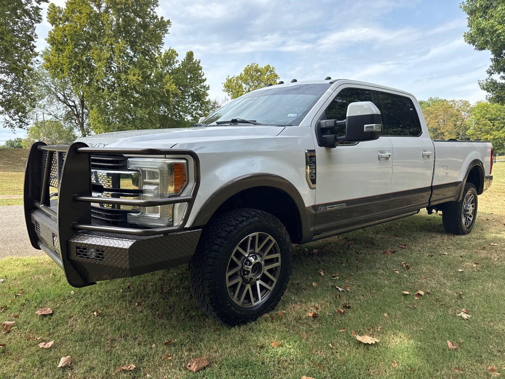 2017 Ford F-350 Image 2