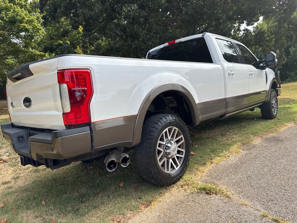 2017 Ford F-350 Image 6
