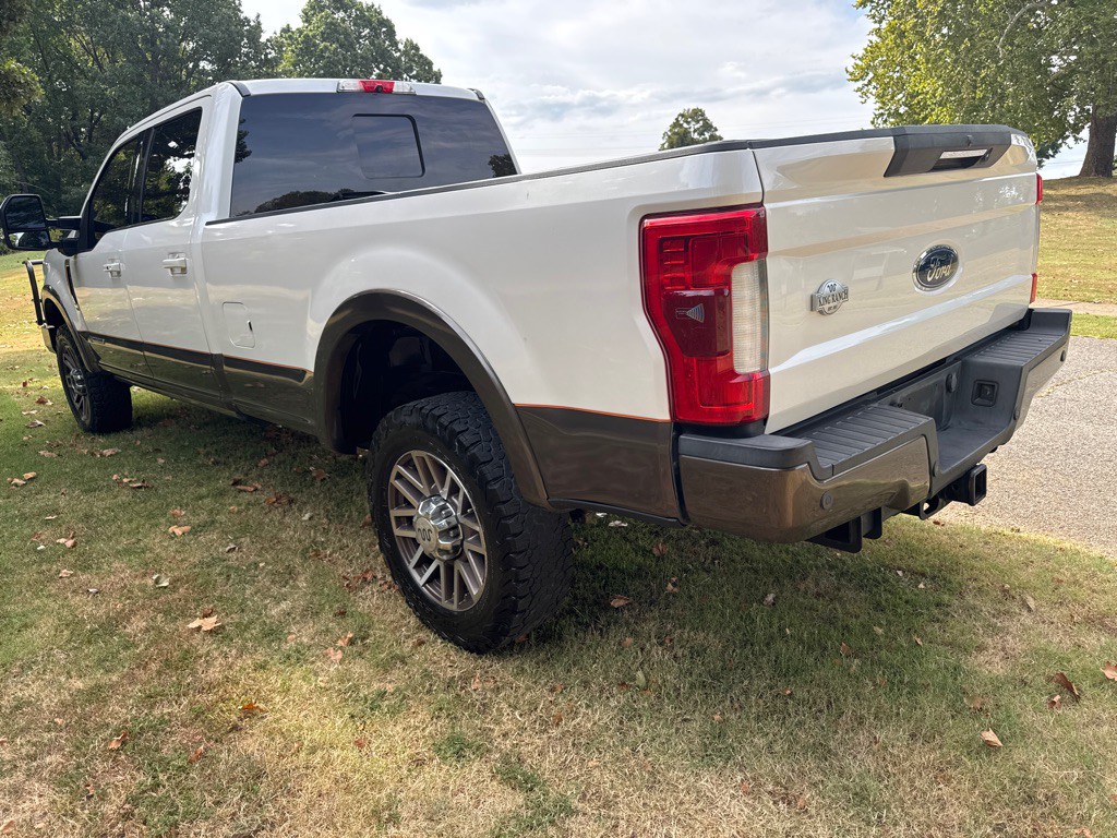2017 Ford F-350 Image 8