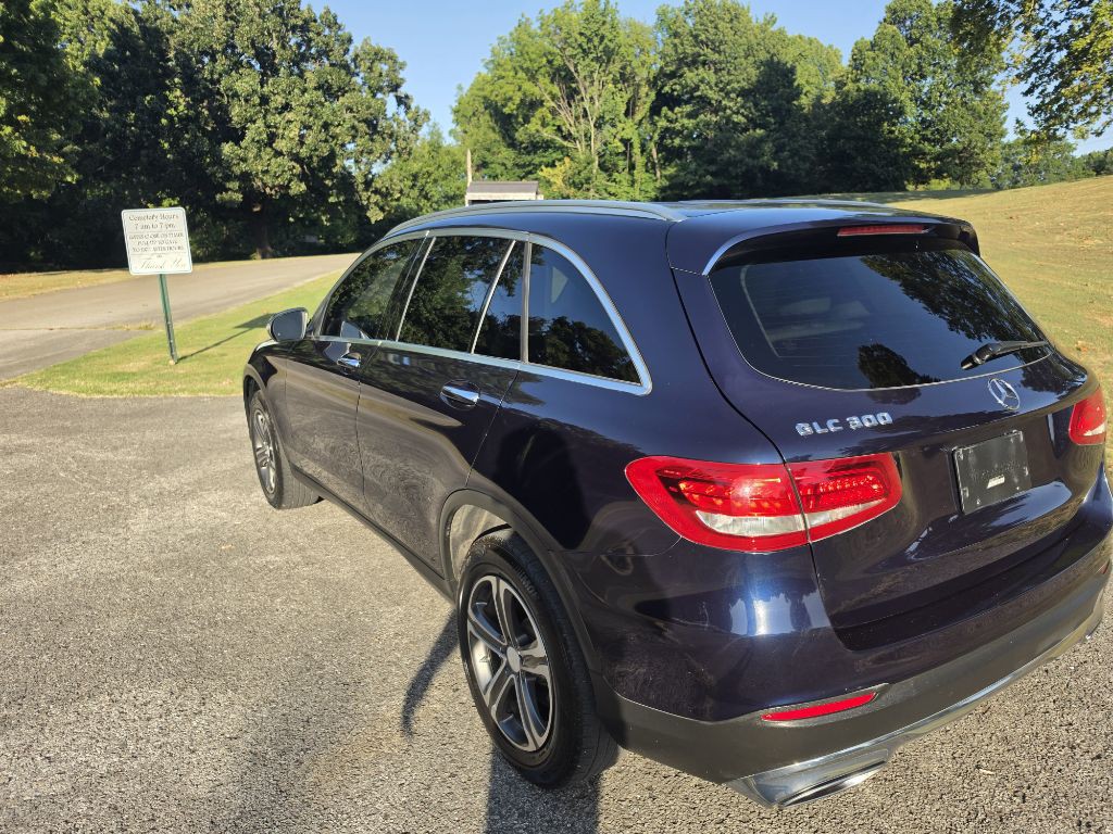 2016 Mercedes-Benz GLC-Class Image 9