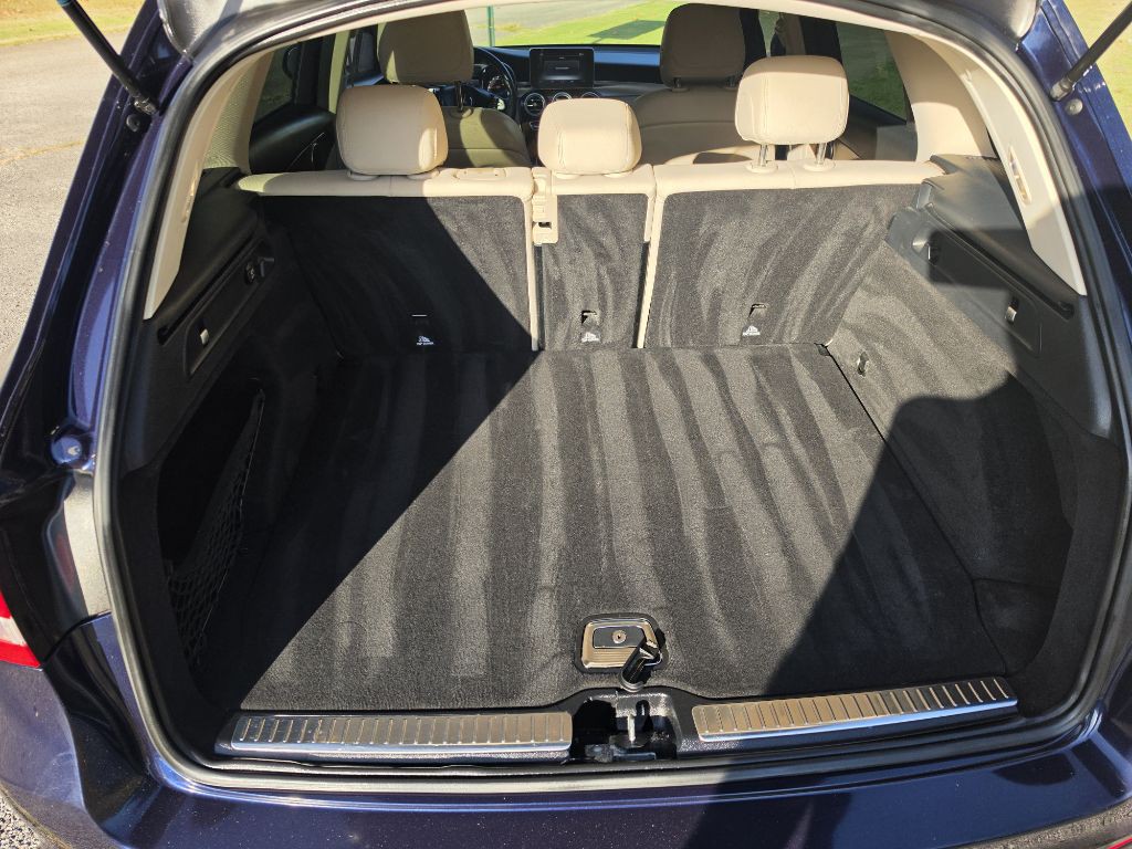 2016 Mercedes-Benz GLC-Class Image 12