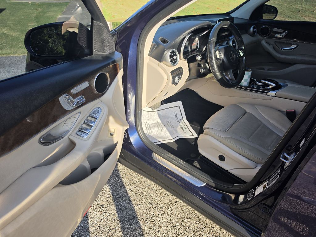 2016 Mercedes-Benz GLC-Class Image 14