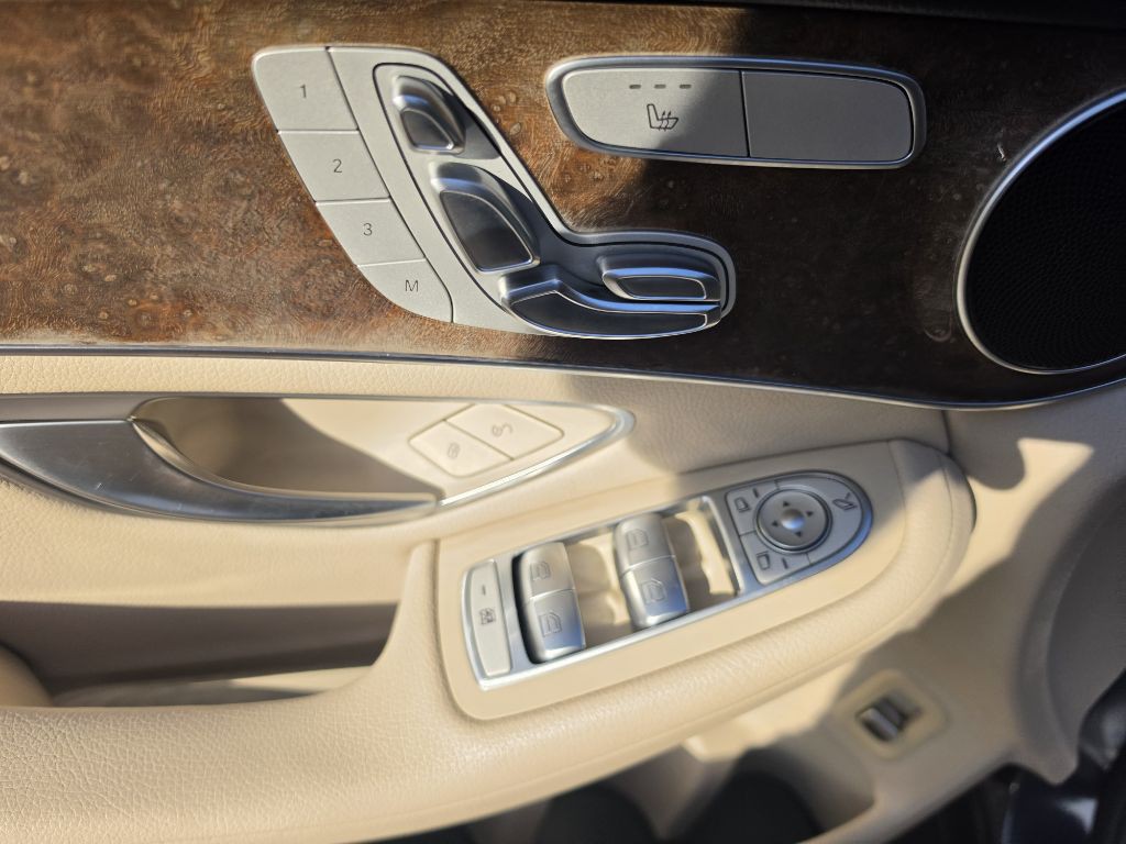 2016 Mercedes-Benz GLC-Class Image 17