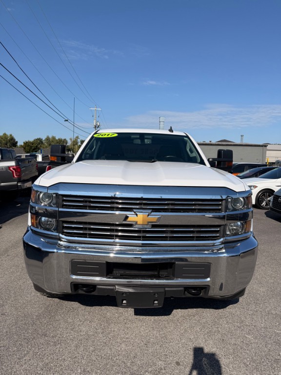 2017 Chevrolet Silverado 1500 Image 2