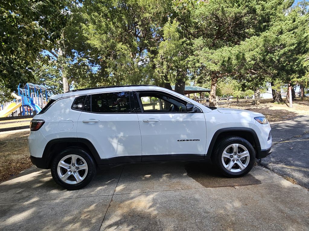 2023 Jeep Compass Image 9