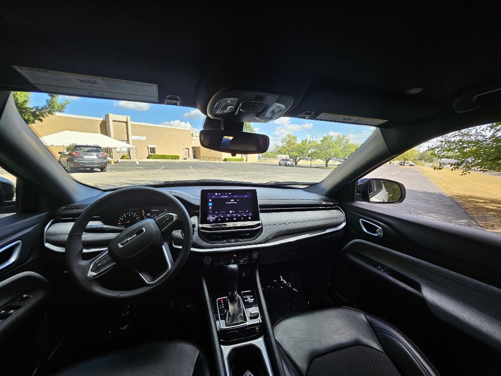 2023 Jeep Compass Image 11