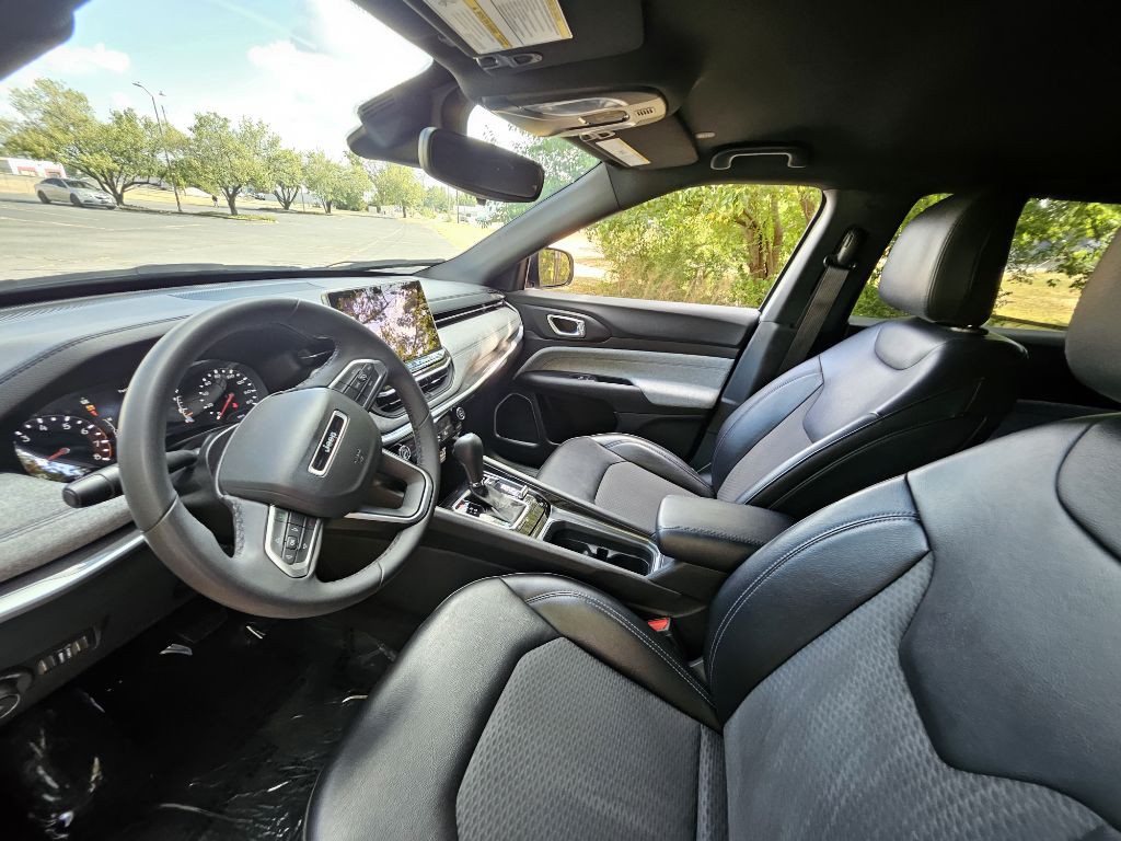 2023 Jeep Compass Image 12