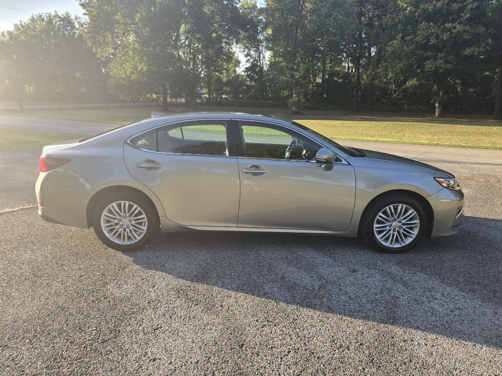 2017 Lexus ES Image 7