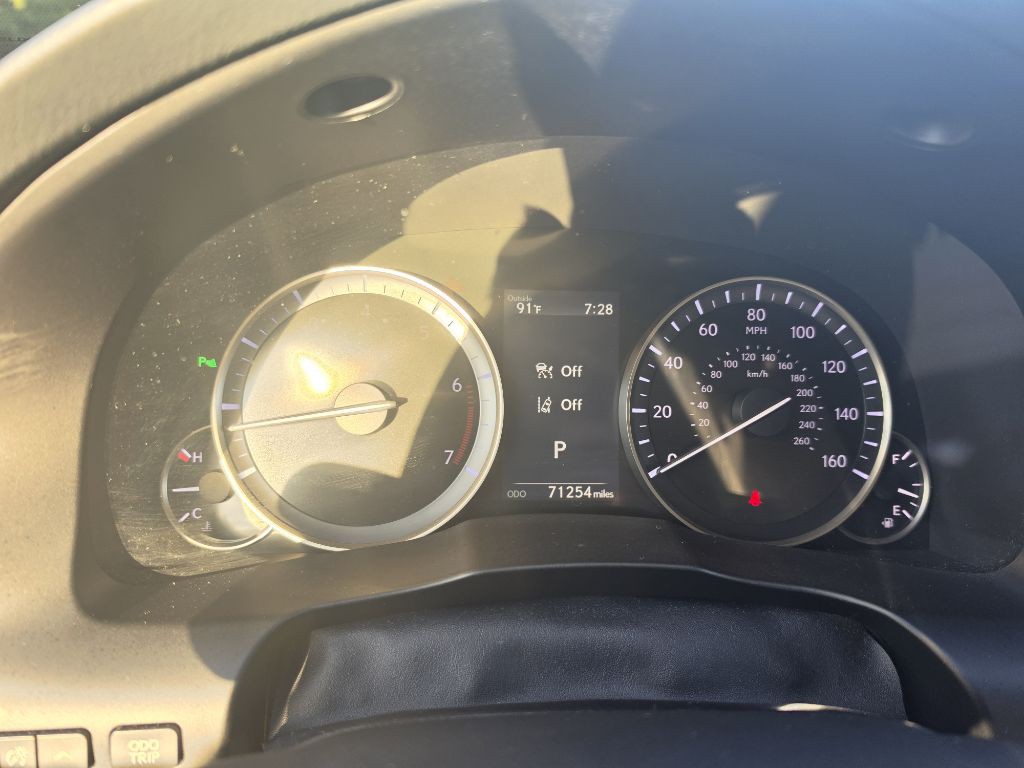 2017 Lexus ES Image 16