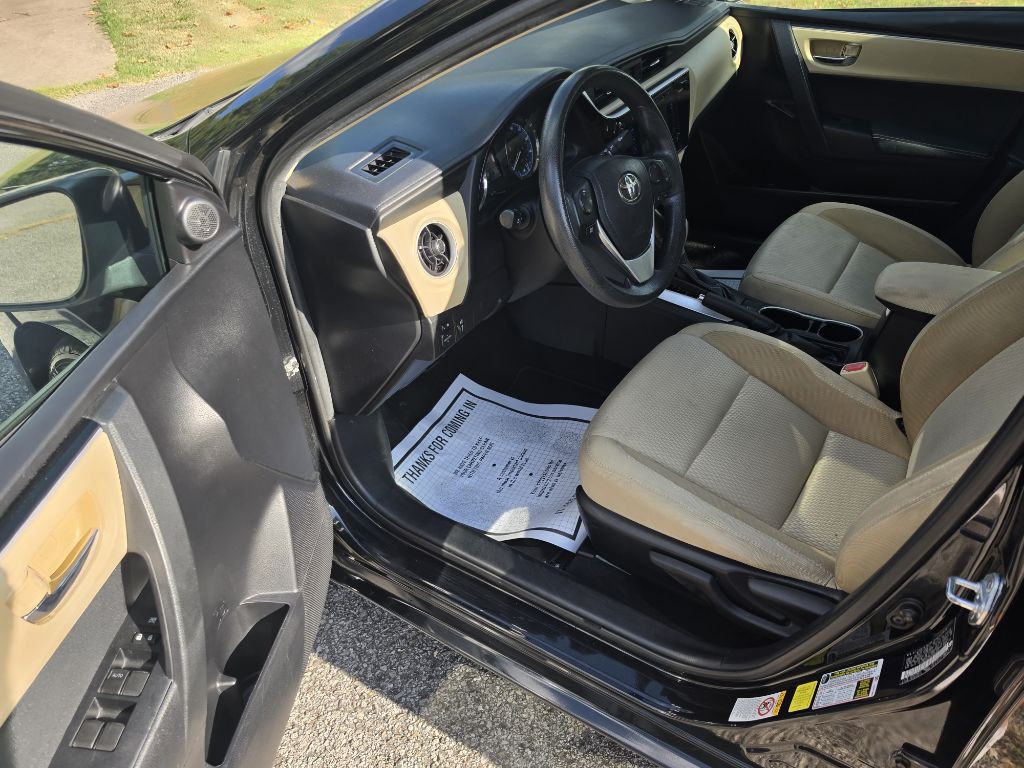 2017 Toyota Corolla Image 11