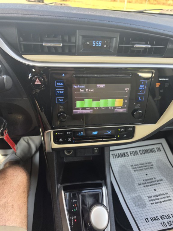 2017 Toyota Corolla Image 26